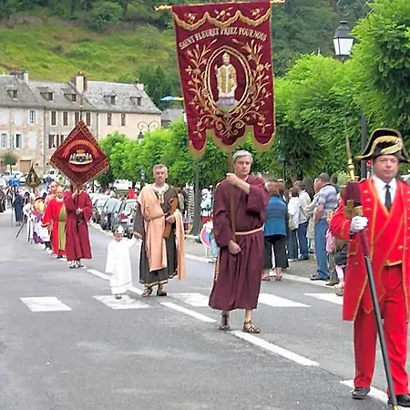 Bar Aux Armes D'estaing - Kb Group Szálloda
